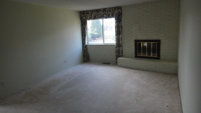 Building Photo - 66 Marigold St