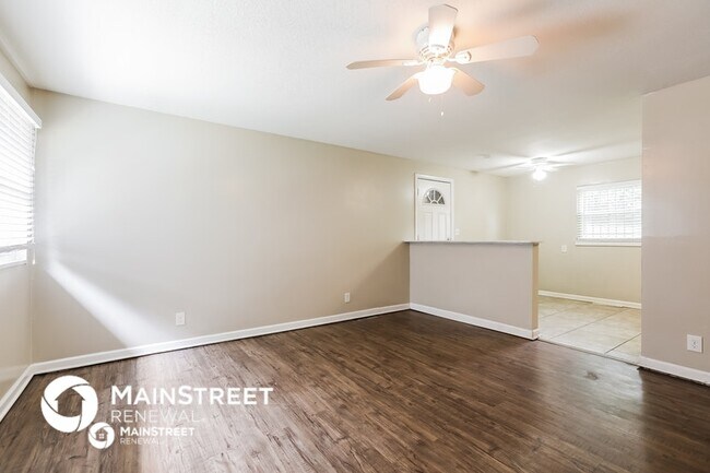 Foto del edificio - 8502 Crystal Ave