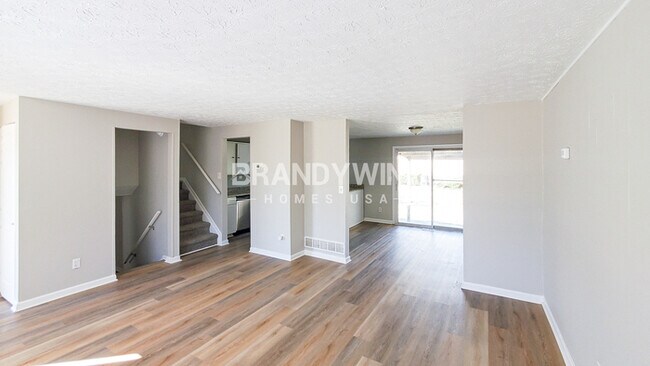 Foto del edificio - 3225 Valley Bend Rd