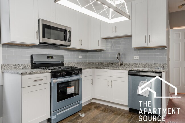 Building Photo - 2657 N Ridgeway Ave