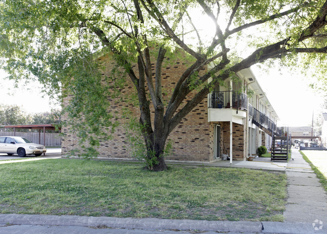 Garden Oaks Apartments In Lake Jackson Tx