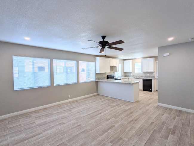 Foto del edificio - 7773 Philbin Ave