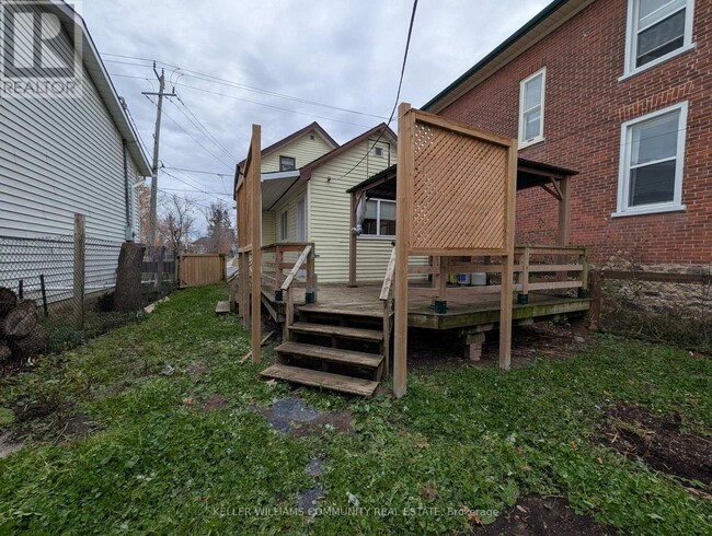 Building Photo - 1013 High St