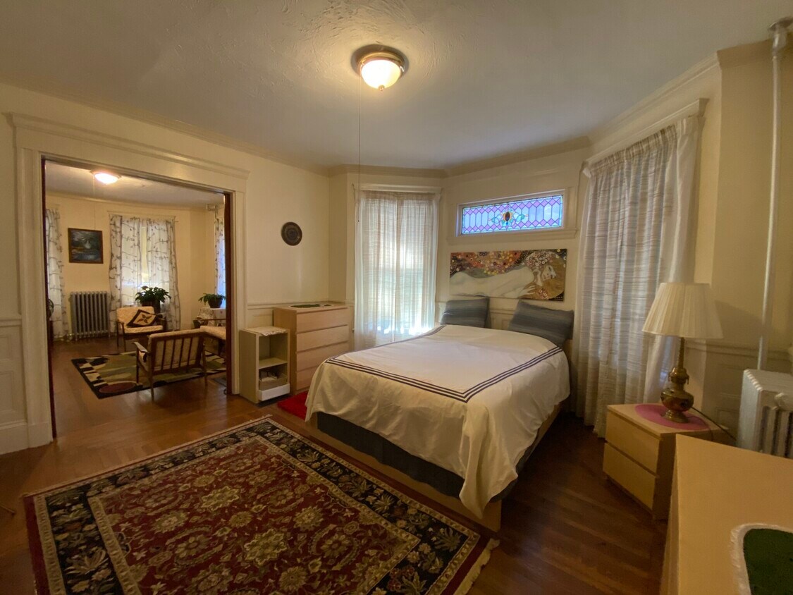 22 Beals St Unit 1L, Brookline, MA 02446 Condo for Rent in Brookline