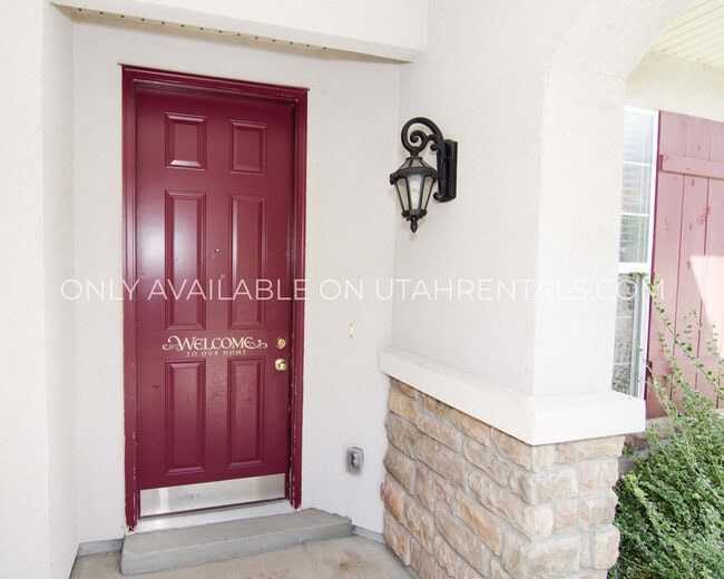 Building Photo - 1054 W 70 N