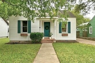 Building Photo - 2904 Kerbey Ln