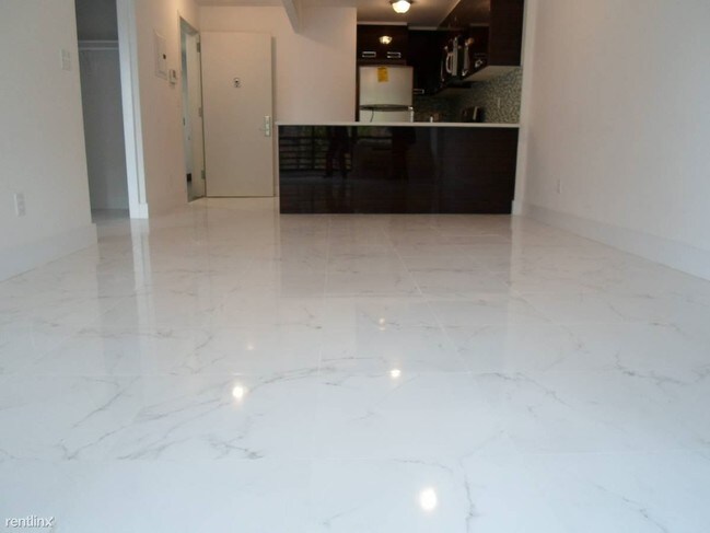 Foto del edificio - 3053 Crescent St