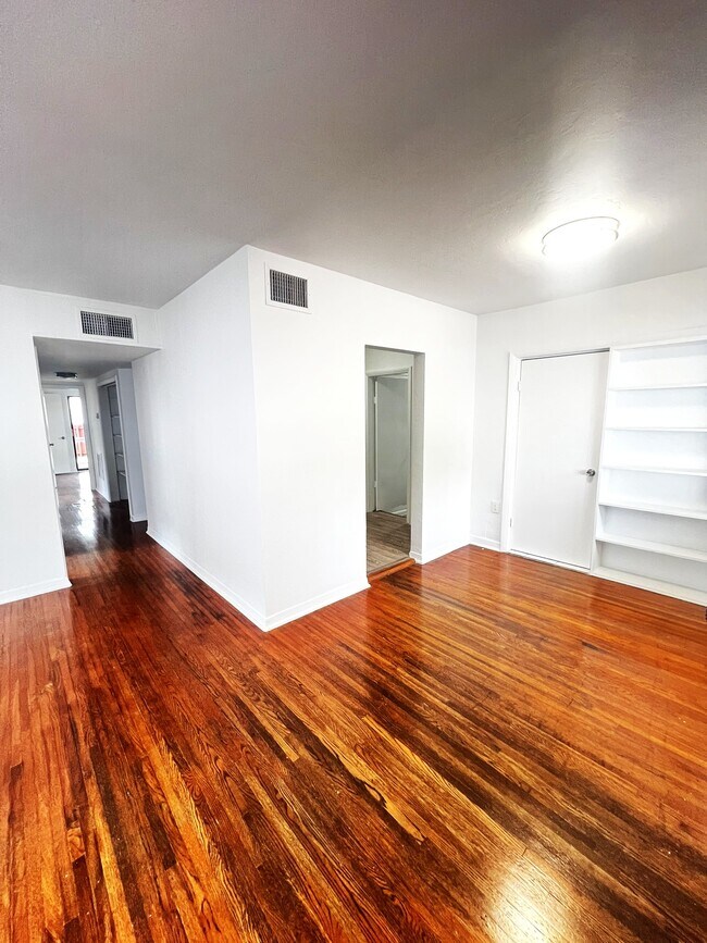 Foto del edificio - 2720 Shipping Ave