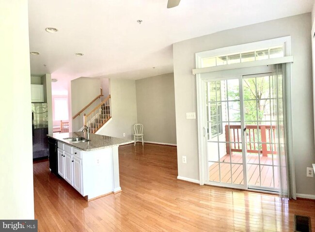 Foto del edificio - 11023 Birchtree Ln