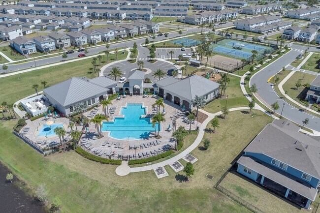 Foto del edificio - Luxurious Townhome in Lake Nona - A Perfec...