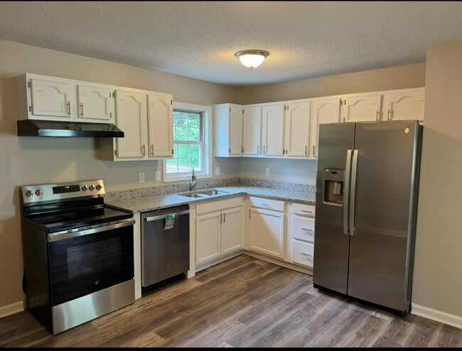 Building Photo - 1451 Finsbury Ln