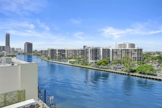 Building Photo - 3000 S Ocean Dr