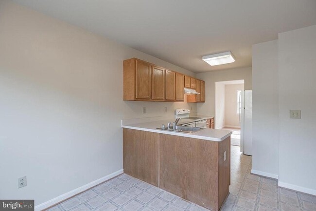 Foto del edificio - 8549 E St