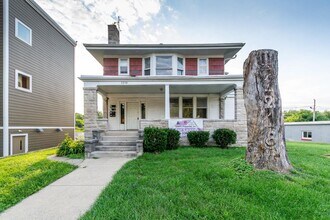Building Photo - 1218 N College Ave