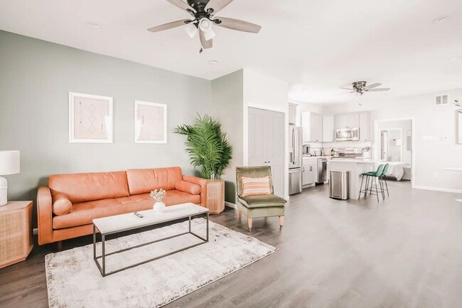 Building Photo - Private Unfurnished Single Family Home In ...