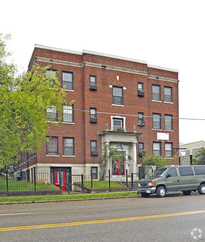 Lucerne Building Apartments in Knoxville, TN