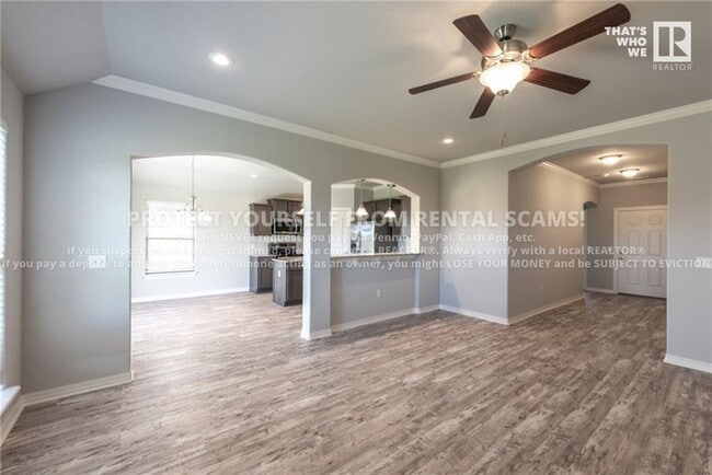 Building Photo - 4505 W Divide Dr