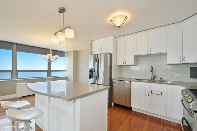 Foto del edificio - 5701 N Sheridan Rd