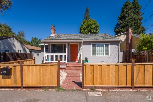 Building Photo - 259 Encina Ave