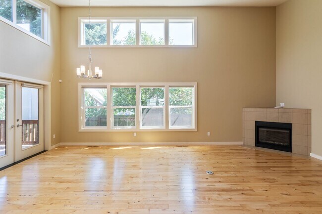 Building Photo - Beautiful 3-bdrm/2.5-bath in Beaumont-Wils...