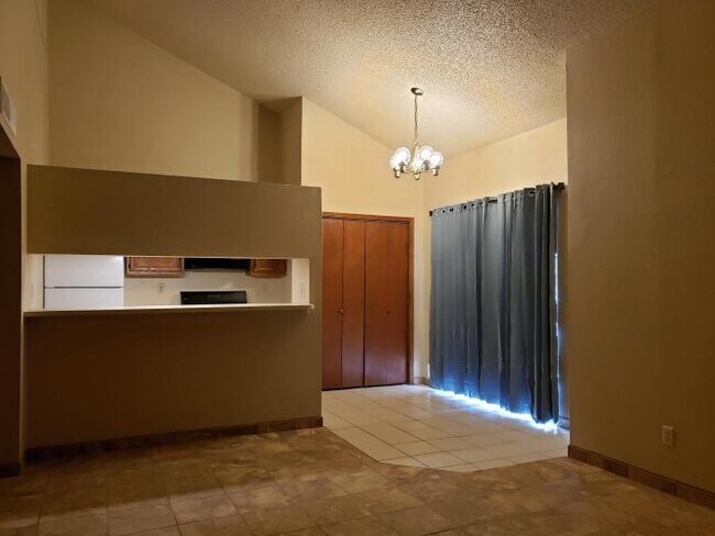 Building Photo - 2 bedroom in Sunland Park NM 88008