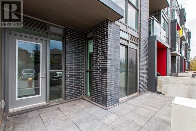 Building Photo - 5260 Dundas St