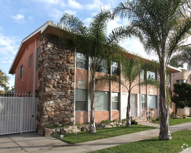 Foto del edificio - 903 E 1st St