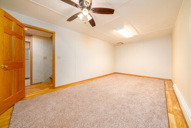 Foto del edificio - 617 N Cedar St