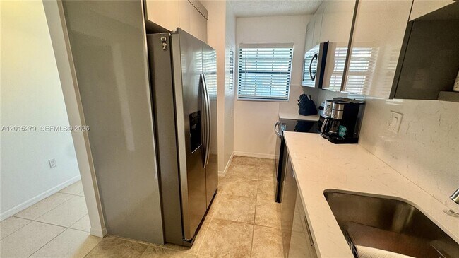 Foto del edificio - 5339 Treetops Dr