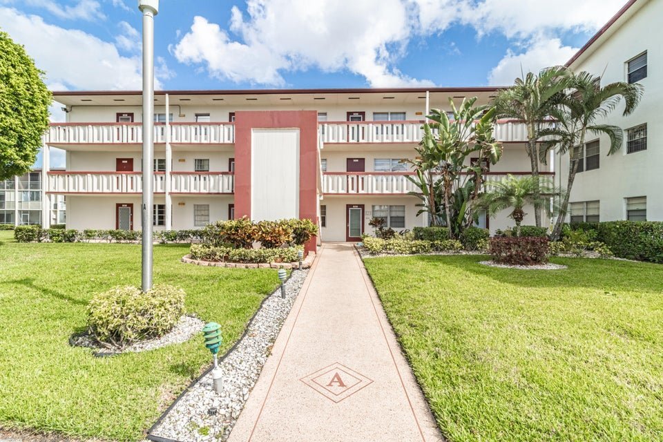 32 Fanshaw A Unit A, Boca Raton, FL 33434 Condo for Rent in Boca