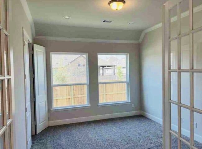 Building Photo - 30530 S Creek Way