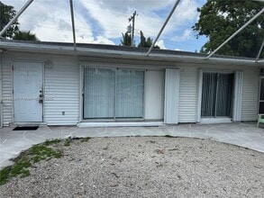 Building Photo - 411 Northlake Dr