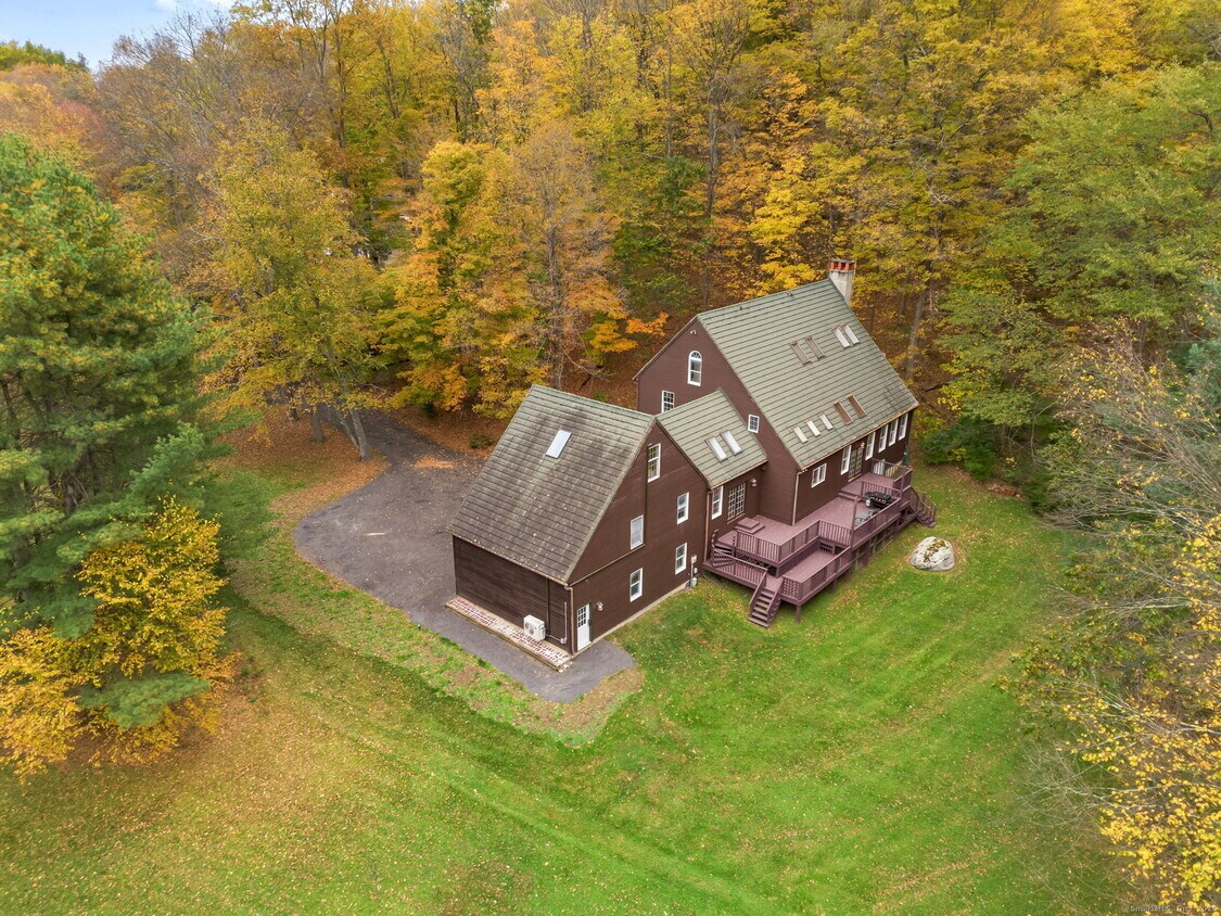 Building Photo - 17 Curtis Dr