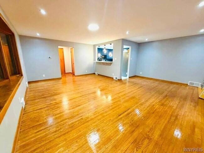 Foto del edificio - 2791 N Forest Rd