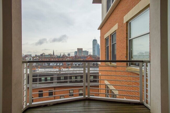Foto del edificio - 1597 Washington St