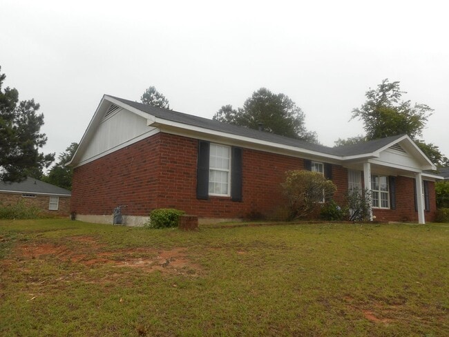 Building Photo - 3 Bedroom 2 Bath Near Fort Gordon in Hephzibah, GA