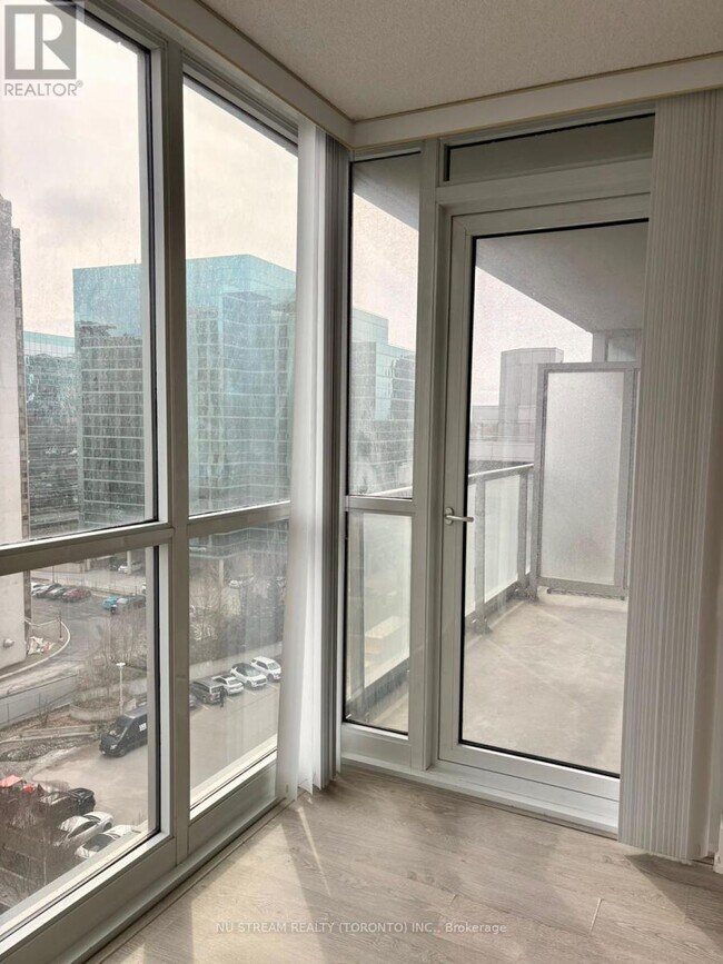 Building Photo - 88 Sheppard Ave E