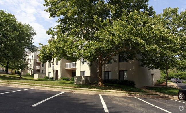 eaves Tysons Corner - Tysons Crossing