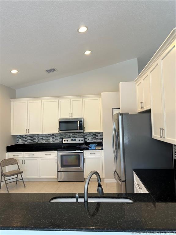 Foto del edificio - 2762 SE Stonebriar Way