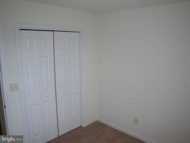 Building Photo - 426 Lantern Ln