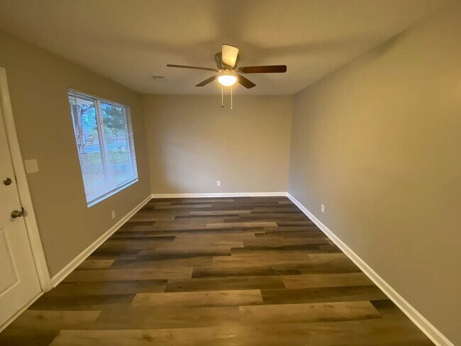 Building Photo - 205 Wendan Way