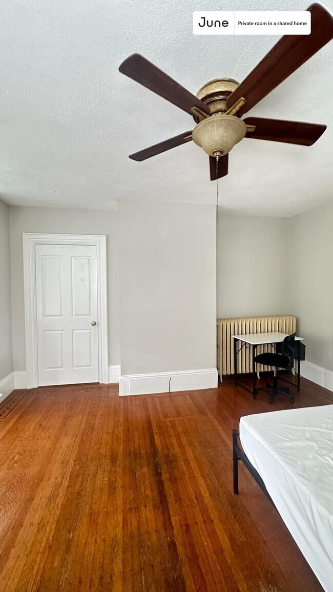 Foto del edificio - Room in Shared 3 bed/1 bath home