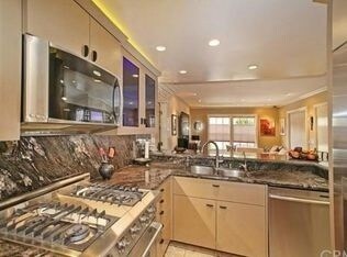 Building Photo - 1076 Calle del Cerro