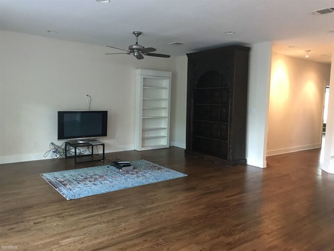 Foto del edificio - 3703 Lawton Ave