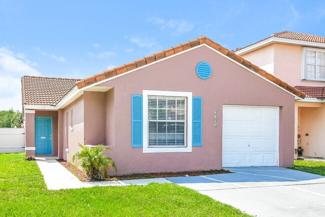 Building Photo - 2294 Santa Lucia St