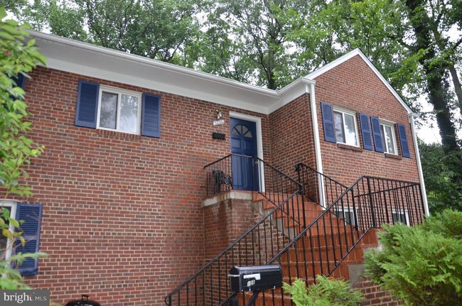 Building Photo - 3226 Sleepy Hollow Rd