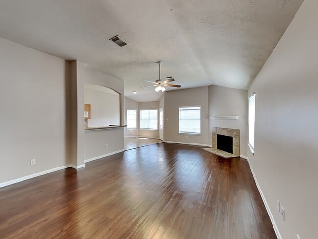 Building Photo - Great Home!