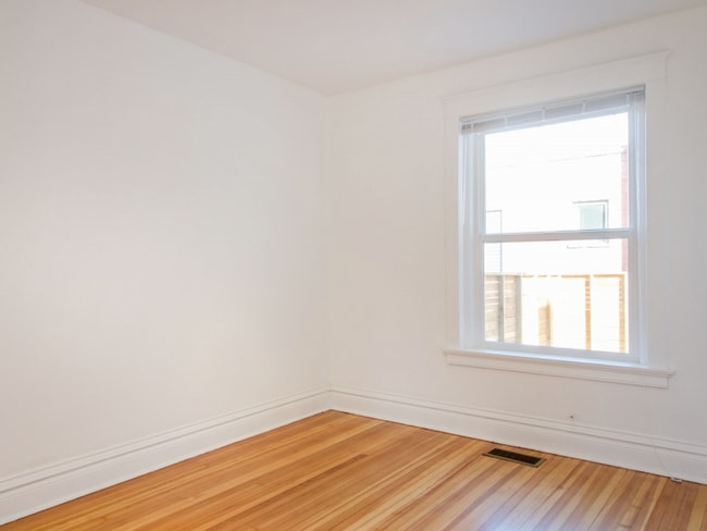 Building Photo - 506 S Washington St