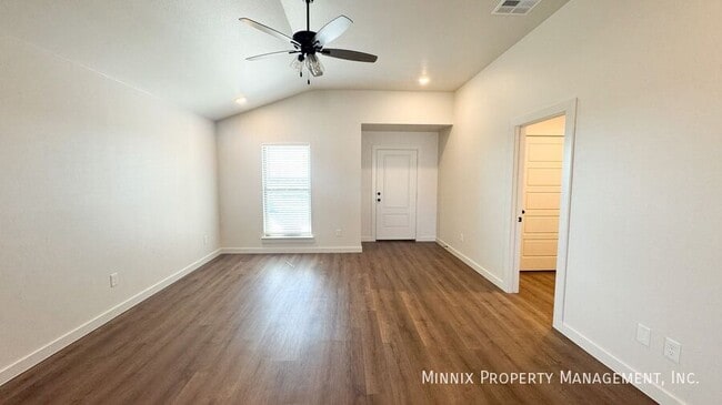 Foto del edificio - 2127 Langford Ave