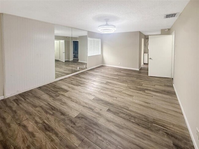 Foto del edificio - 5922 NW 21st St